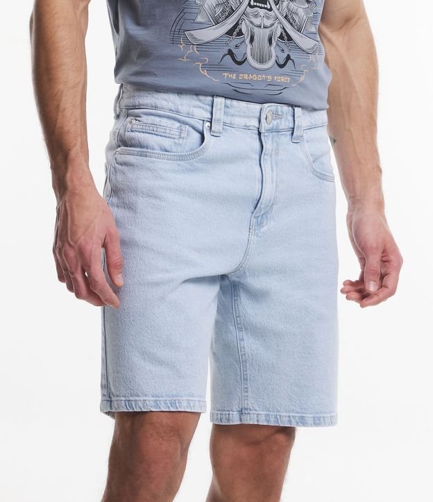 Bermuda Skinny Jeans Delavê com Textura e Bolsos Azul Claro 2