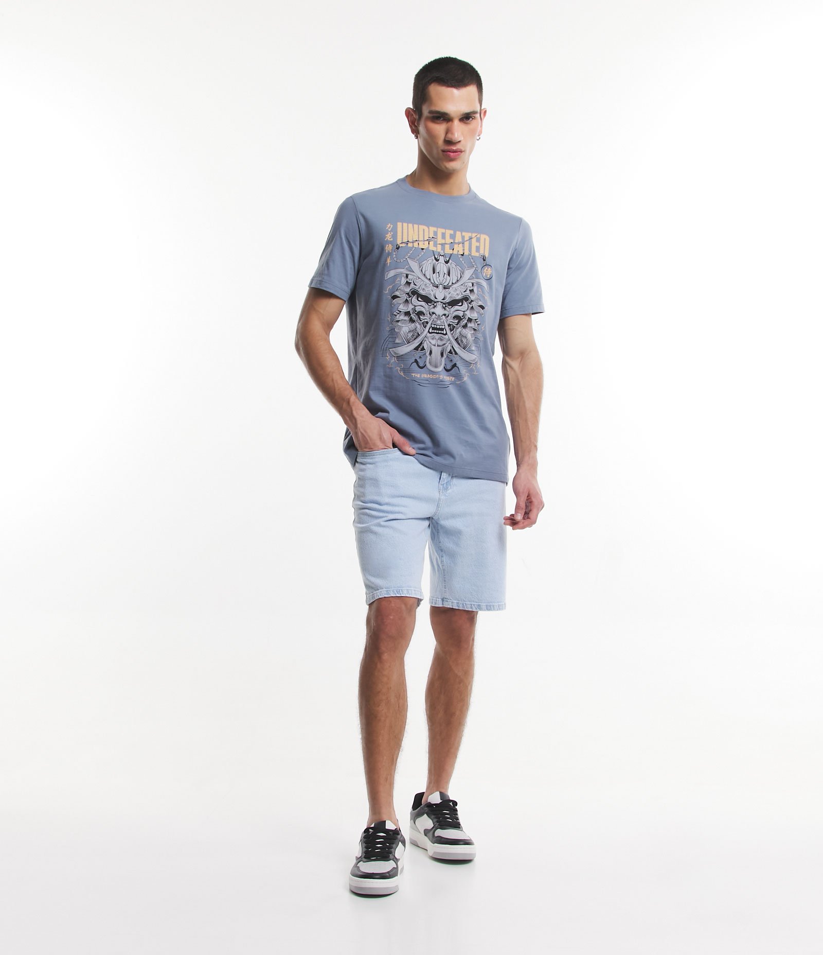 Bermuda Skinny Jeans Delavê com Textura e Bolsos Azul Claro 1