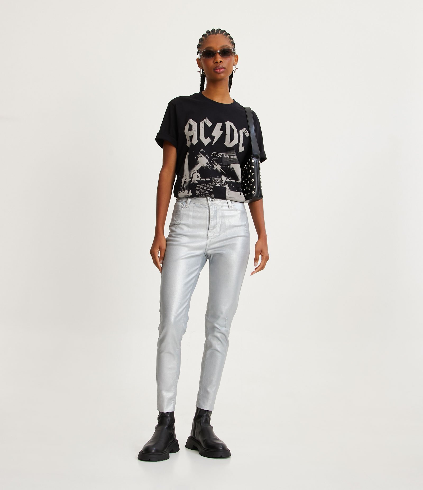 Calça Skinny Jeans com Textura Resinada e Detalhe em Foil Prata 1