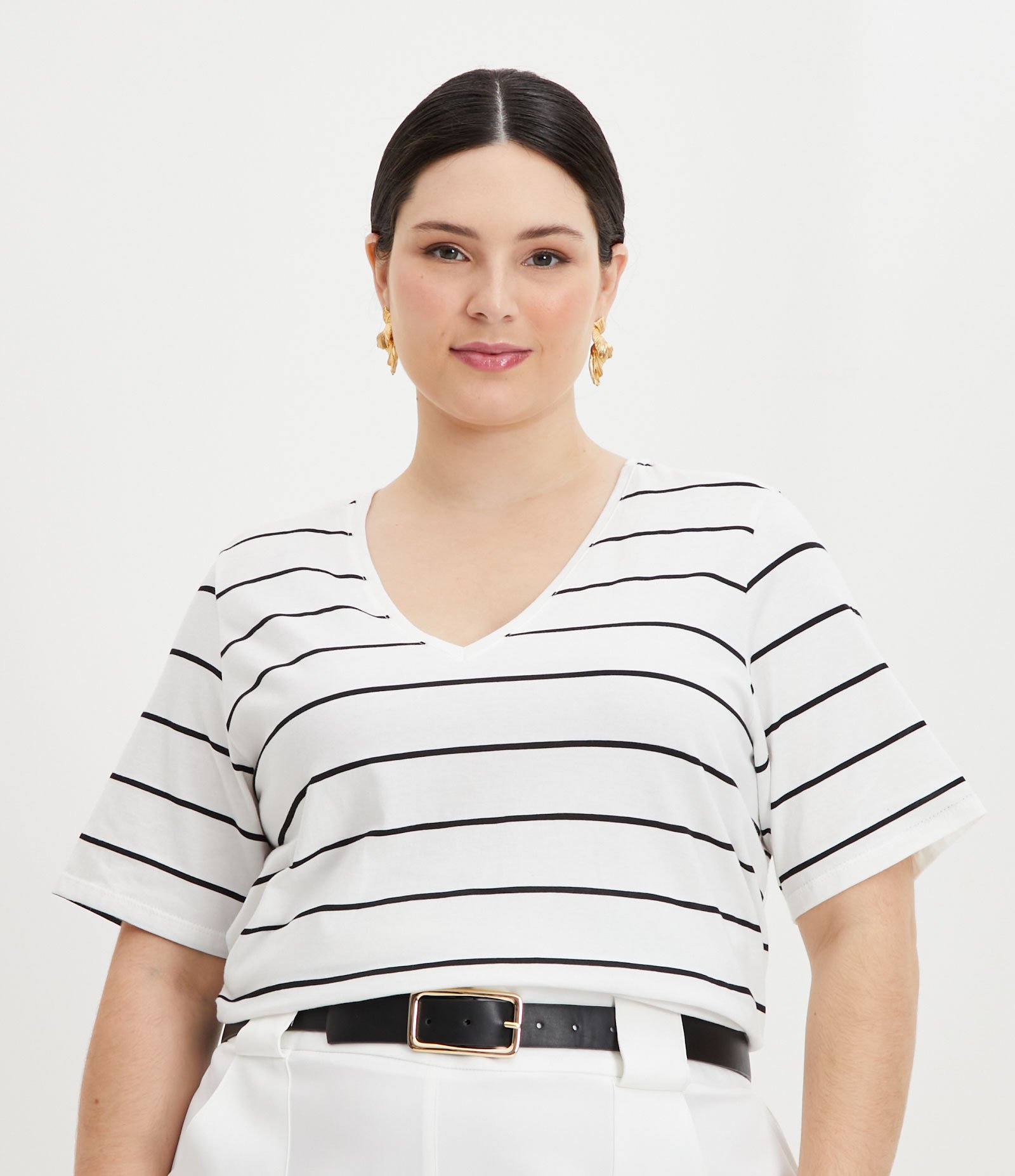 Blusa com Gola V e Estampa Listrada Curve & Plus Size Branco 1