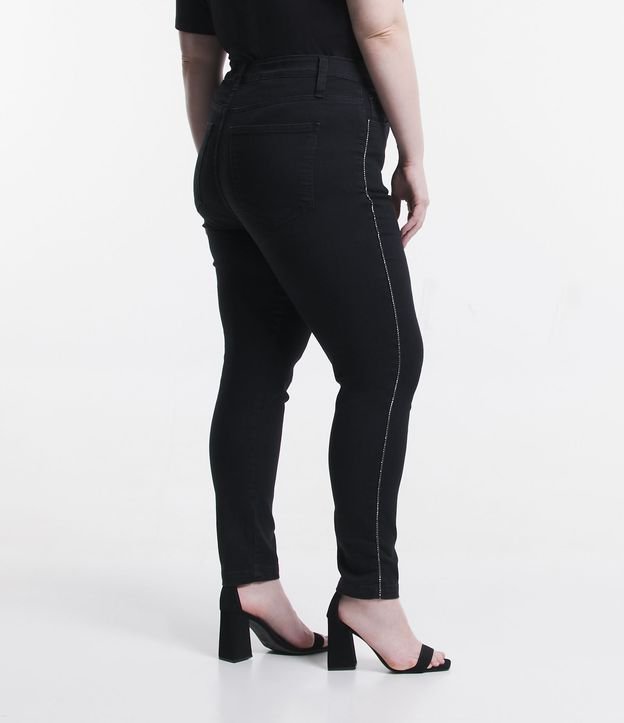 Calça Skinny Jeans com Aplicação de Strass na Lateral Curve & Plus Size Preto 3
