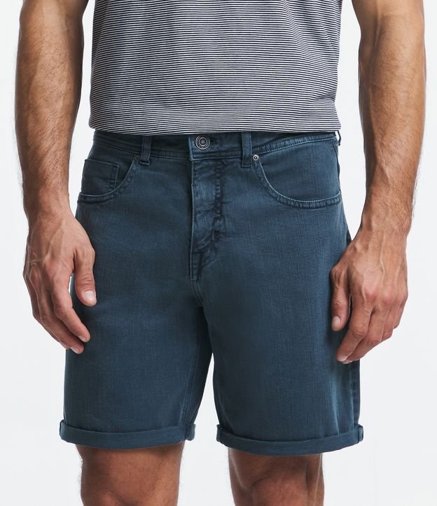 Bermuda Slim Jeans com Textura e Barra Dobrada Azul Petróleo 2