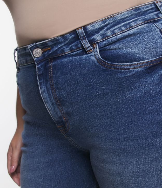 Calça Skinny em Jeans Marmorizado e Cintura Média Curve & Plus Size Azul 4