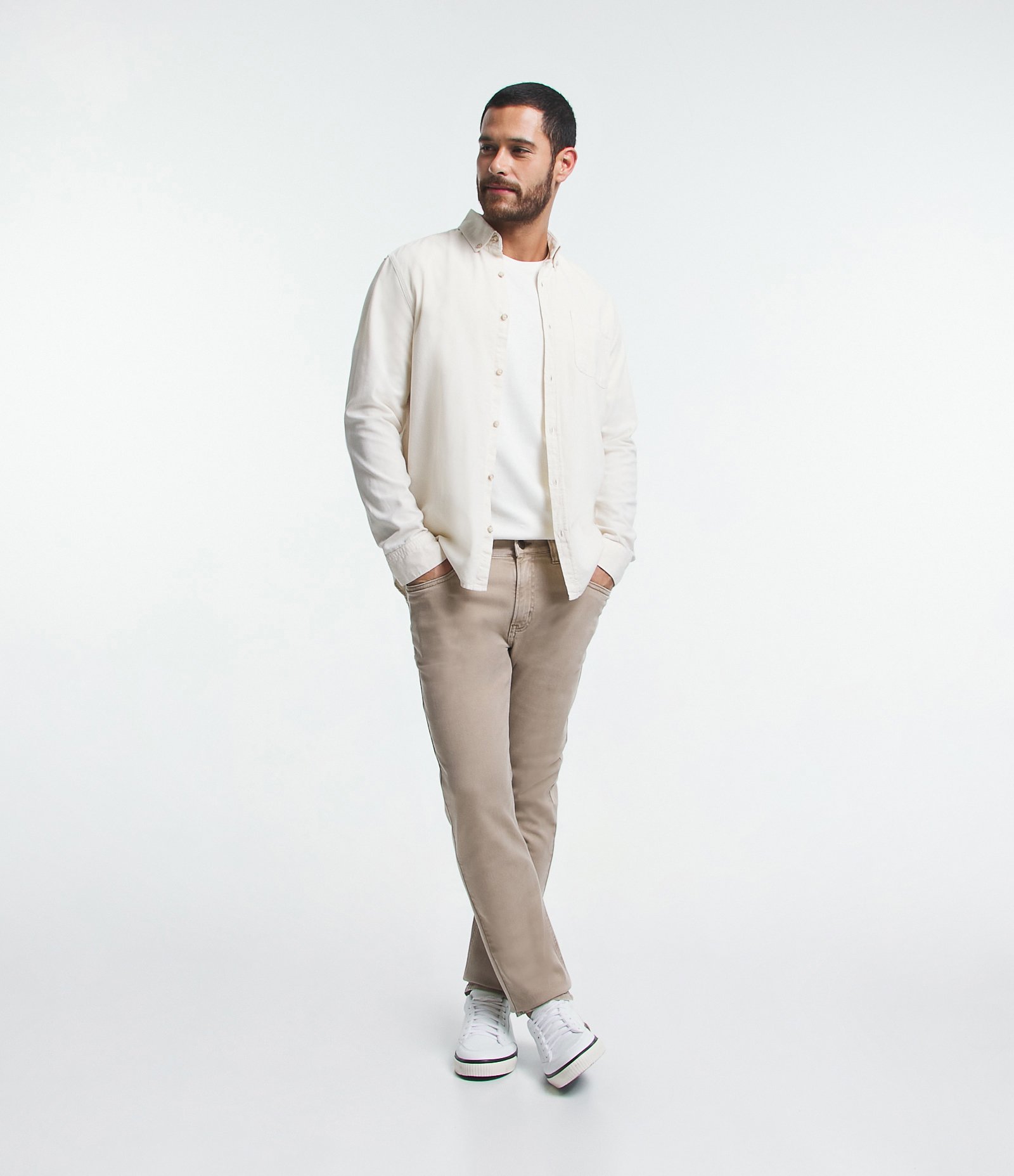 Calça Slim em Sarja com Bolsos 1