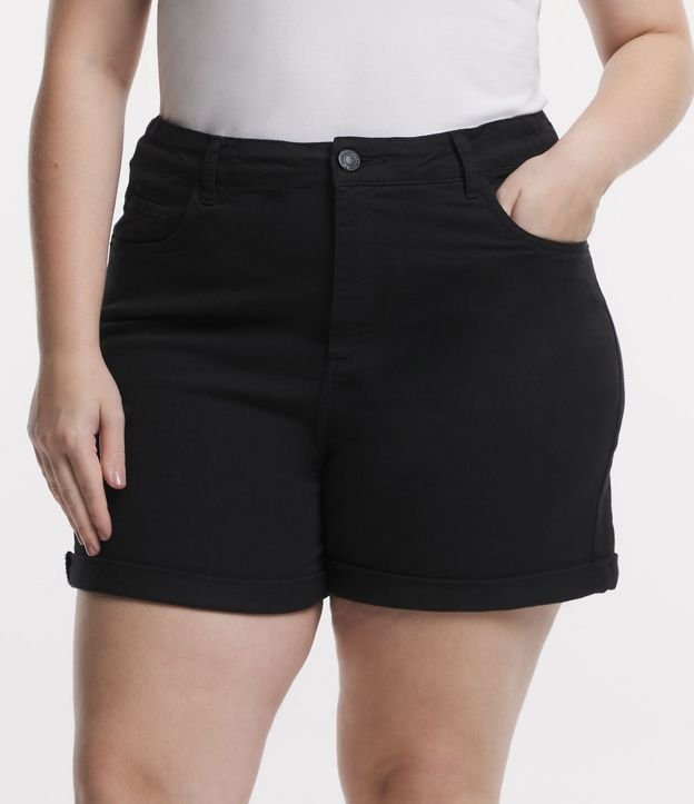 Short Hot Pants em Sarja com Barra Dobrada Curve & Plus Size Preto 2