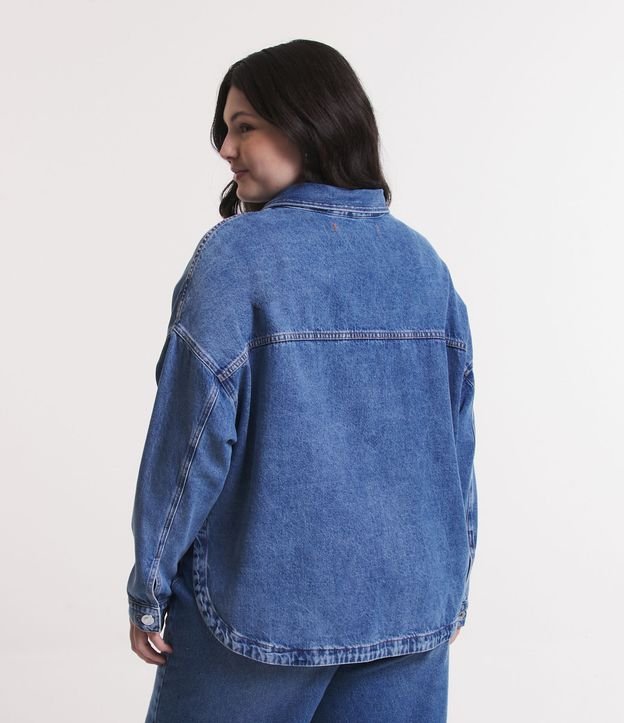 Jaqueta Jeans com Bolsos Grandes e Fendas Laterais Curve & Plus Size Azul 3