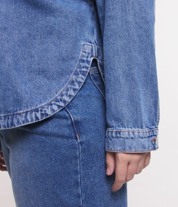 Jaqueta Jeans com Bolsos Grandes e Fendas Laterais Curve & Plus Size Azul 5