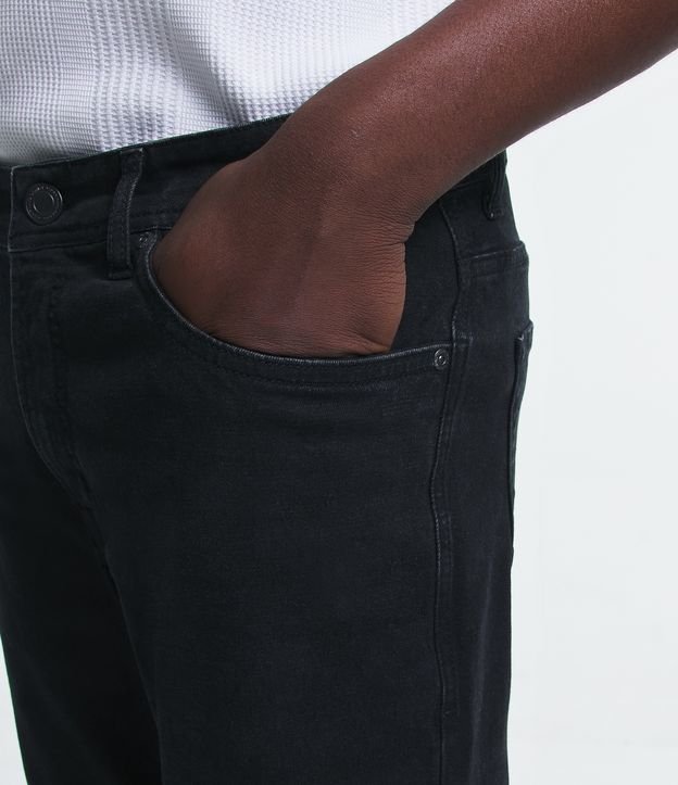 Calça Slim Jeans com Bolsos Preto 4