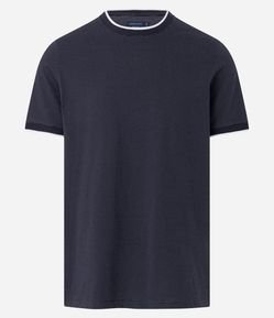 Camiseta Regular em Meia Malha Texturiza com Detalhes Contrastantes
