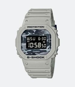 Relógio Casio G Shock Digital com Pulseira e Caixa em Resina DW 5600CA 8DR