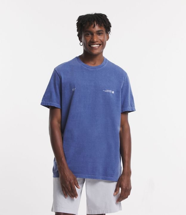 Camiseta Comfort em Meia Malha com Lettering Minimalista