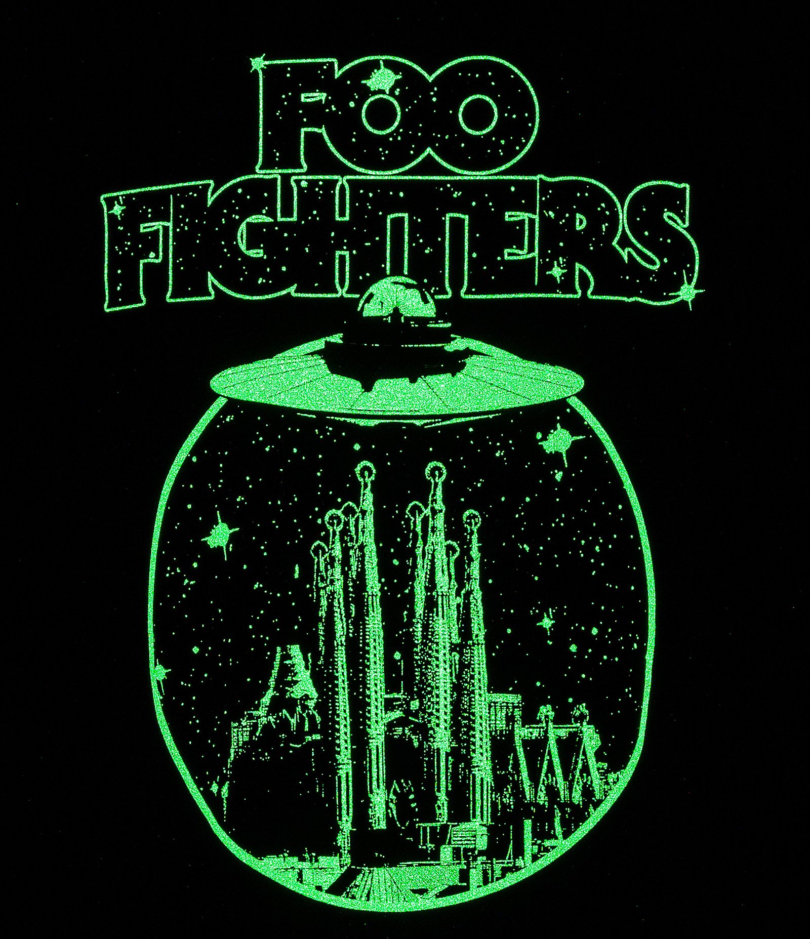 Camiseta Regular com Estampa Foo Fighters Abdução Brilha no Escuro Preto 6