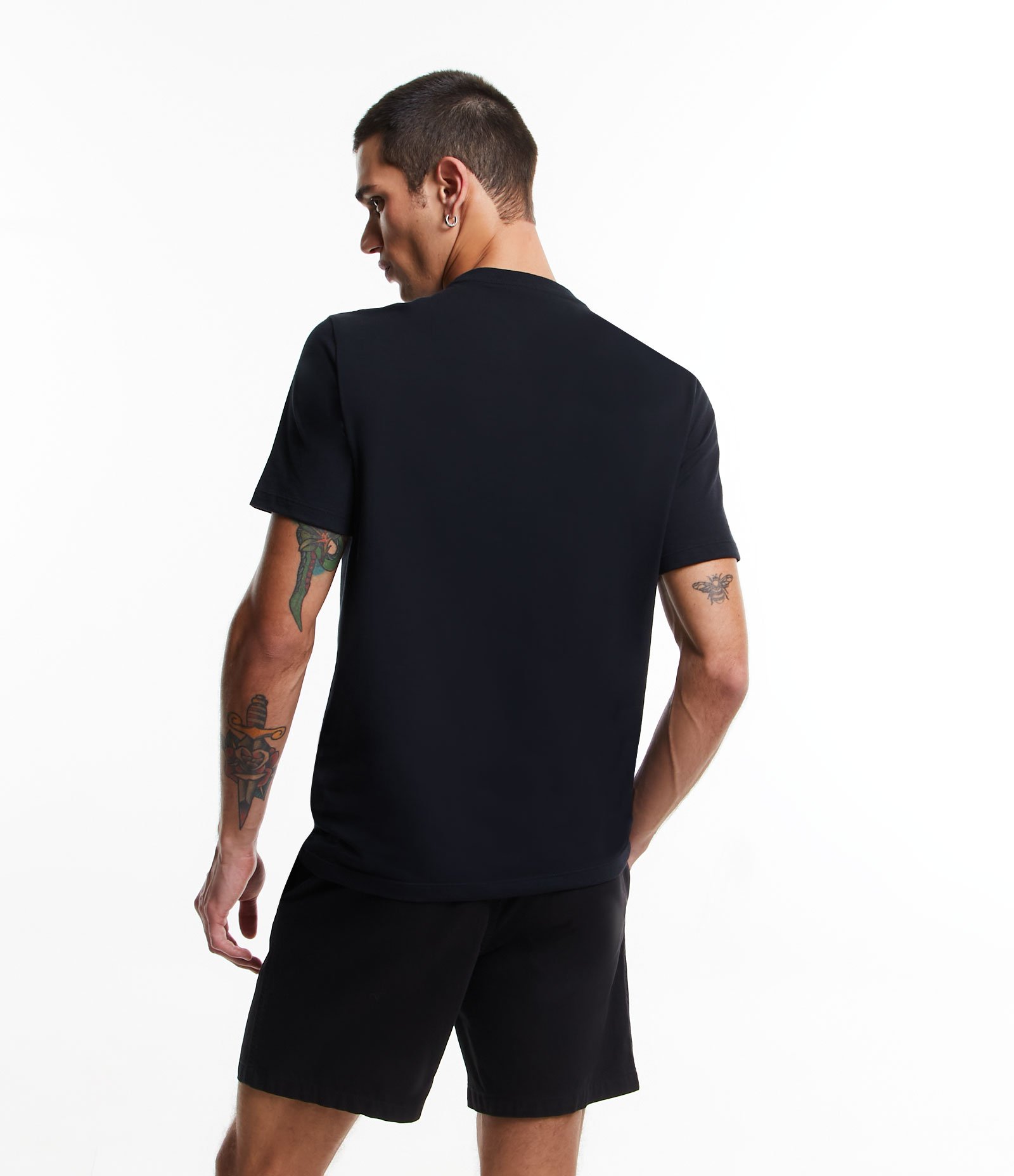 Camiseta Regular com Estampa Foo Fighters Abdução Brilha no Escuro Preto 3