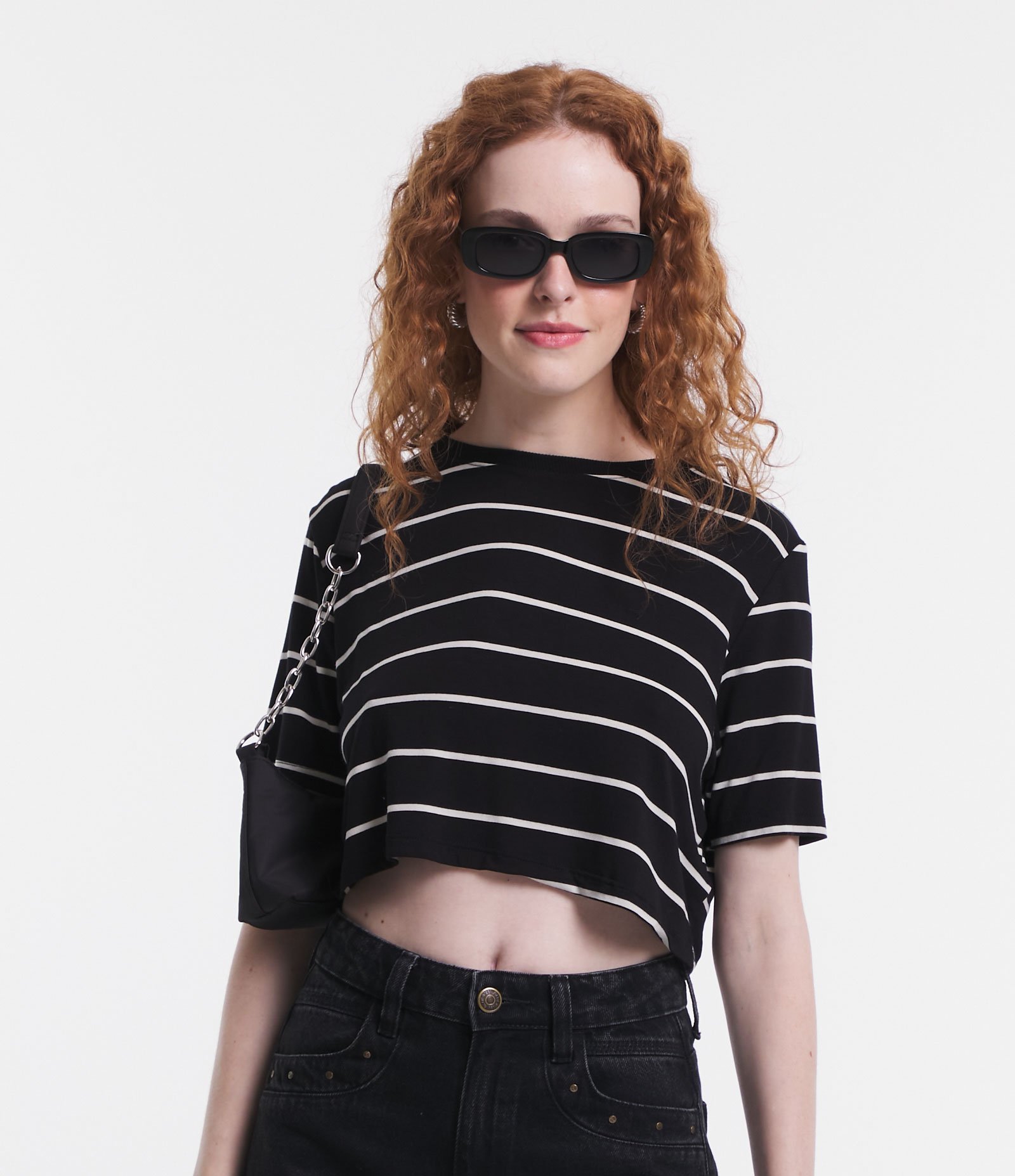 Blusa Cropped Manga Curta em Viscolycra com Estampa de Listras Preto 1