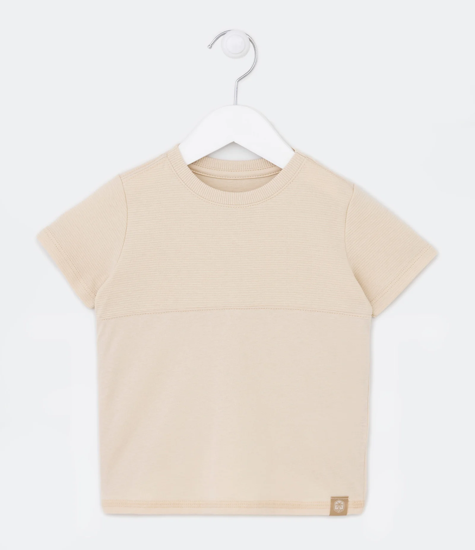 Camiseta Infantil com Recorte Texturizado e Etiqueta Aplicada - Tam 1 a 5 anos Bege 1