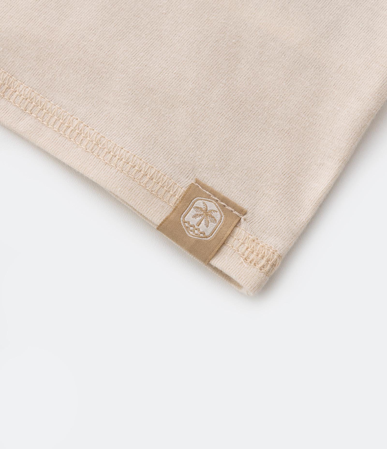 Camiseta Infantil com Recorte Texturizado e Etiqueta Aplicada - Tam 1 a 5 anos Bege 4