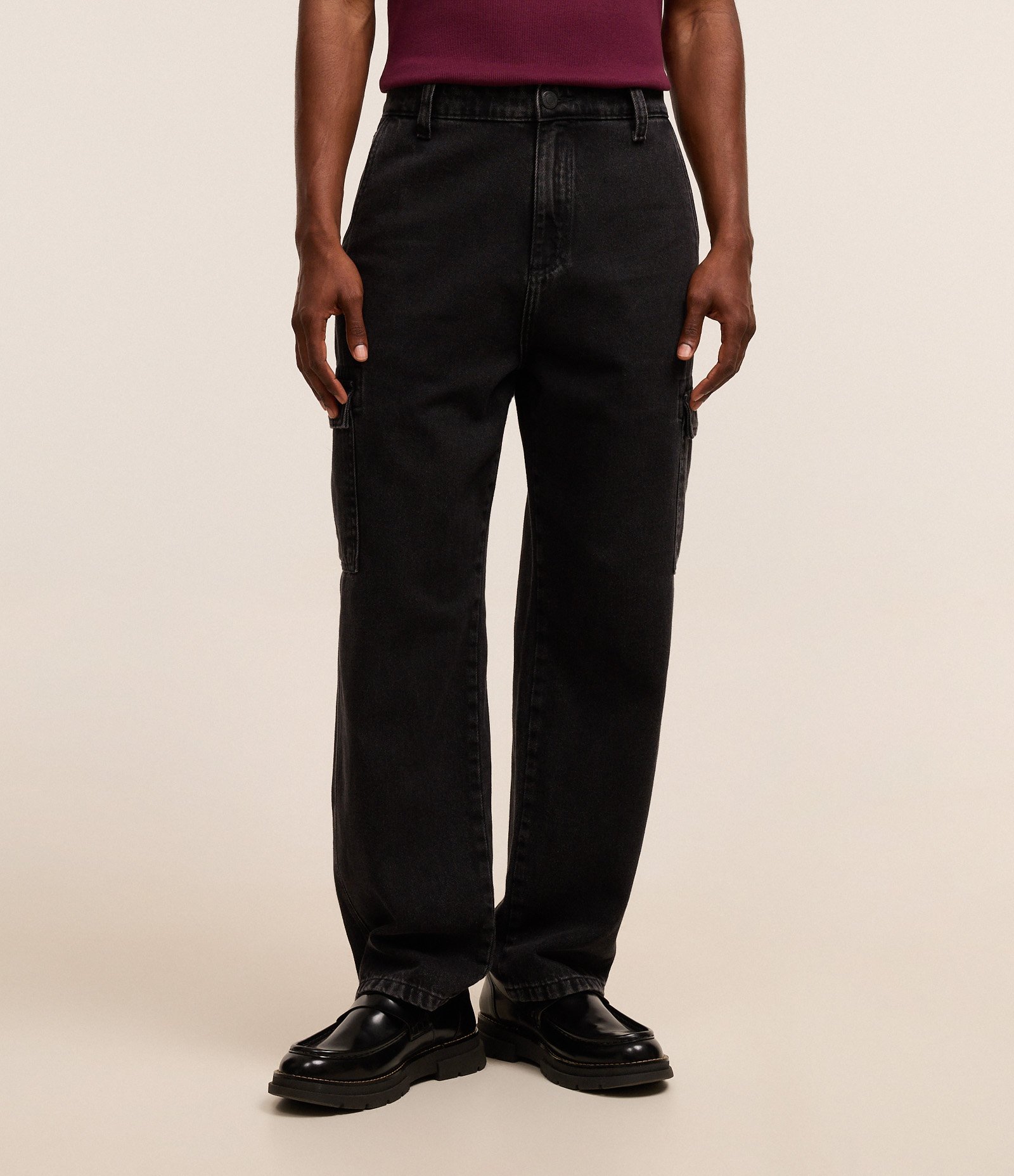 Calça Baggy Jeans com Bolsos Cargo Laterais Preto 2