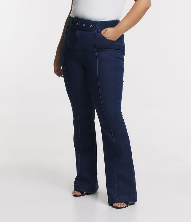 Calça Flare Jeans com Cinto e Fivela Forrada Curve & Plus Azul 2
