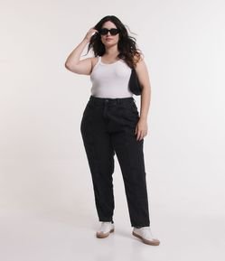 Calça Mom Jeans com Bolsos e Recortes Curve & Plus Size