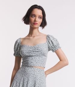 Blusa Cropped em Viscose com Botões e Estampa Floral Liberty