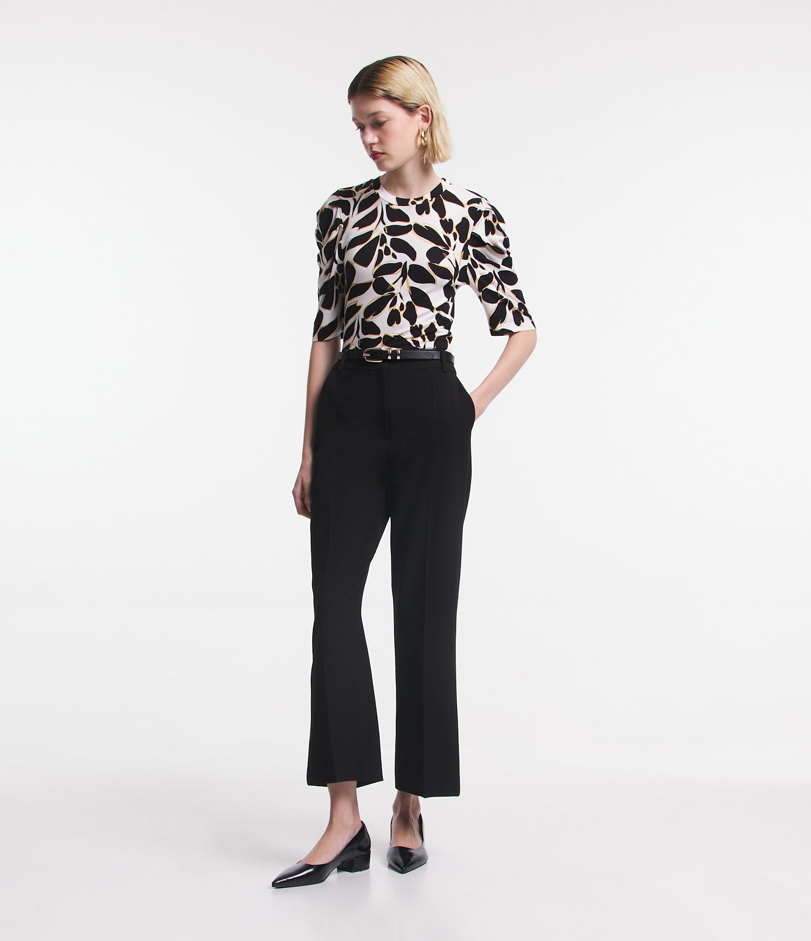 Blusa Manga Bufante em Viscolycra com Folhas Estampadas Preto/Off White/Amarelo 2