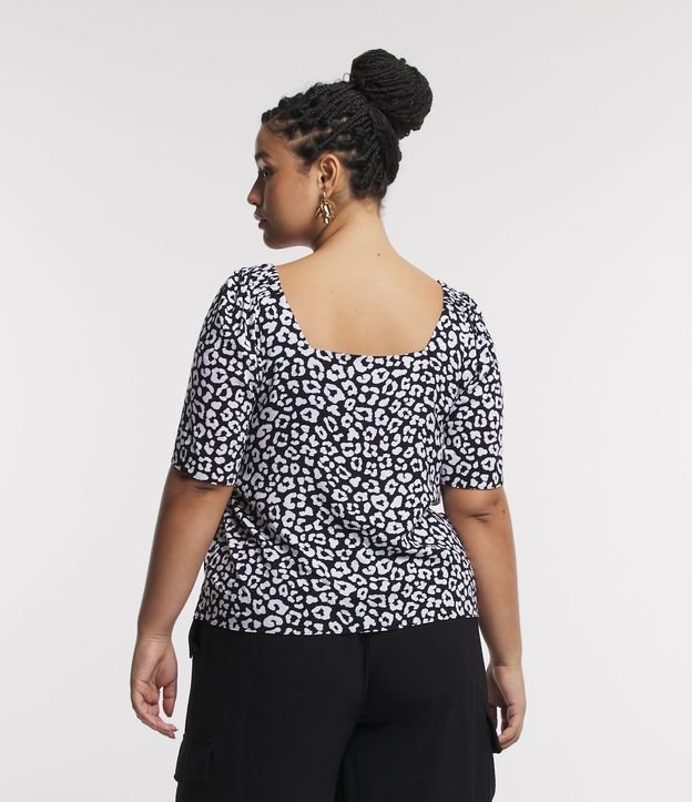 Blusa em Viscose com Estampa Animal Print Onça Curve & Plus Size Preto/ Branco 3