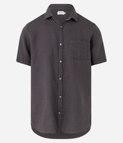 Camisa Regular com Bolso Frontal e Textura Enrugada