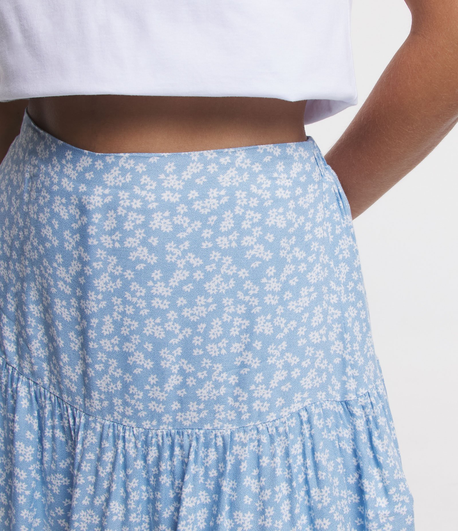 Short Saia em Viscose com Babado e Estampa Floral Liberty Azul 4