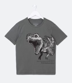 Camiseta Infantil com Estampa de Dino e Folhagens - Tam 5 a 14 Anos