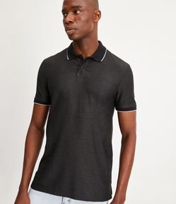Polo Regular em Malha Piquet com Textura e Friso Contrastante