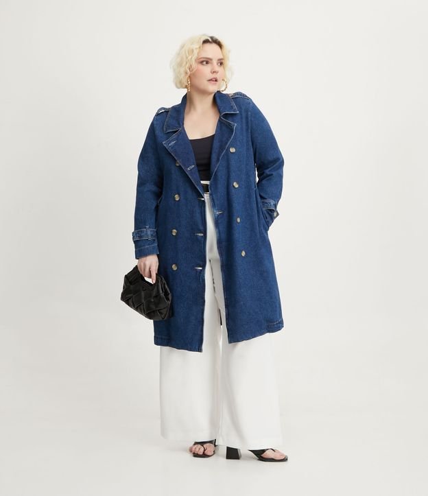 Trench Coat Jeans com Cinto Faixa Curve & Plus Size Azul 2