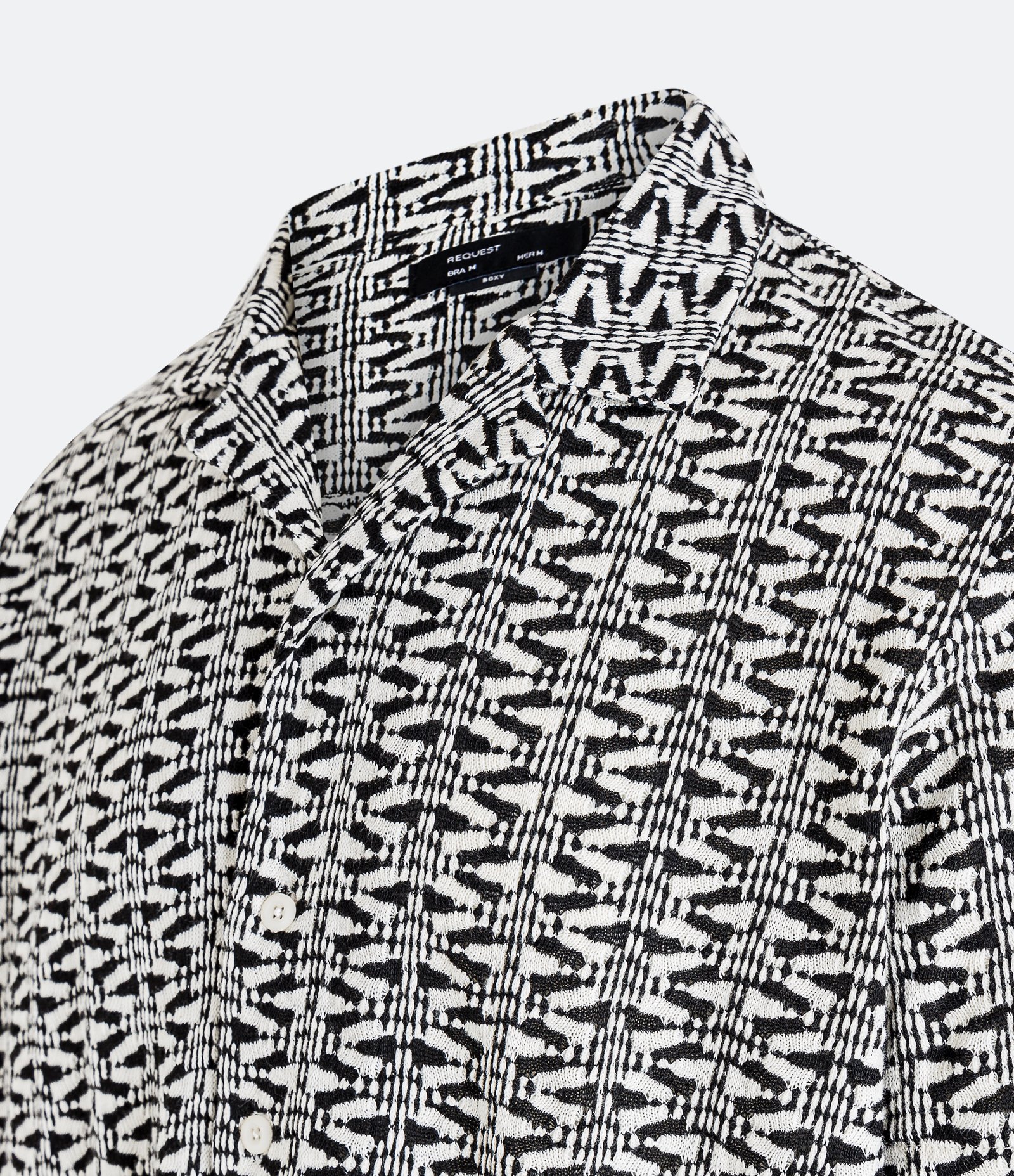 Camisa Boxy em Jacquard com Textura Geométrica Preto/ Branco 8