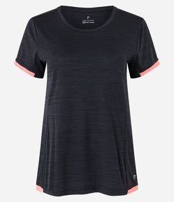 Camiseta Esportiva em Poliamida com Detalhes Contrastantes