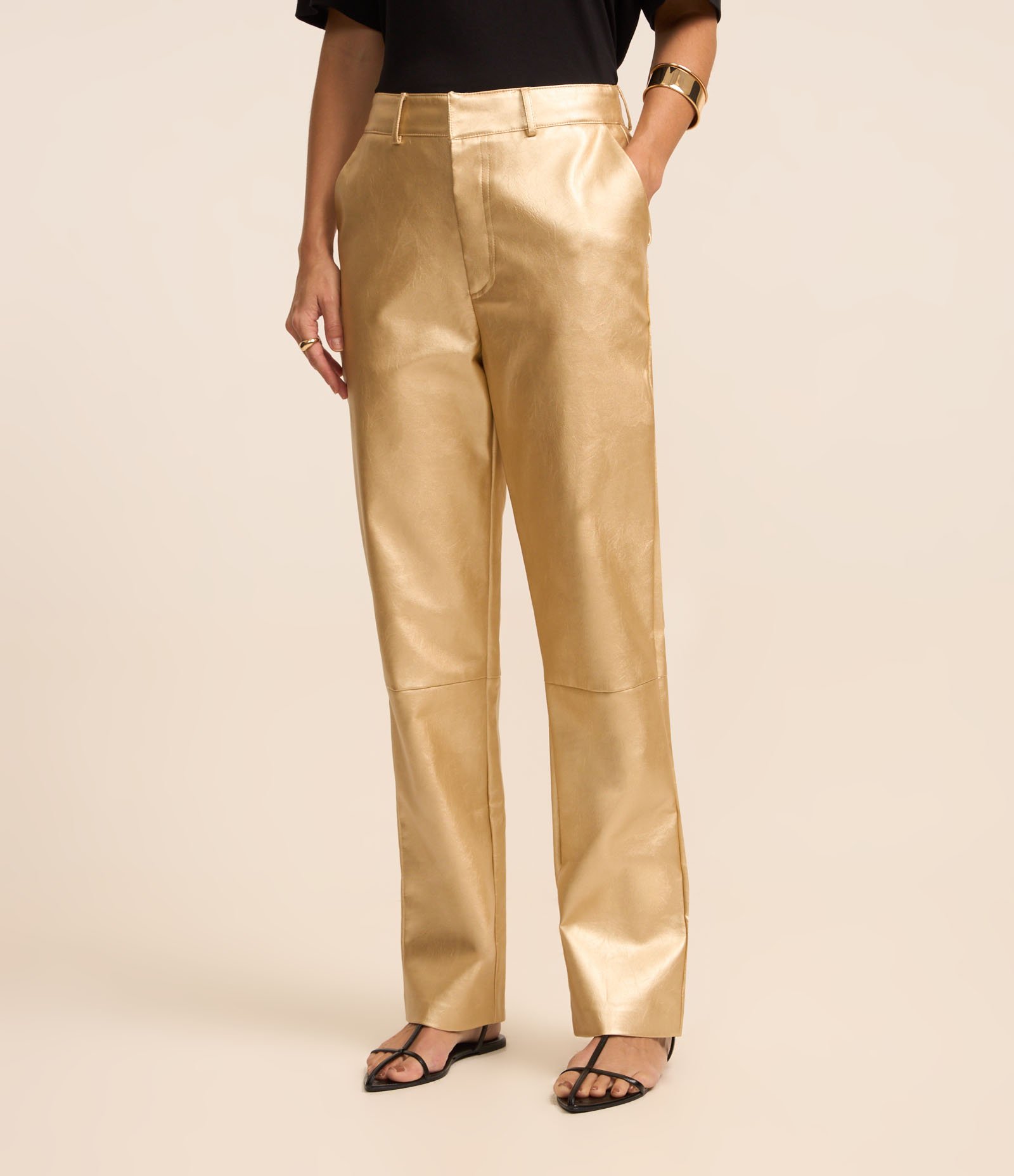 Calça Reta em Material Sintético com Efeito Metalizado Dourado 3