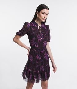 Vestido Curto Manga Bufante em Laise com Flores e Corações Estampados