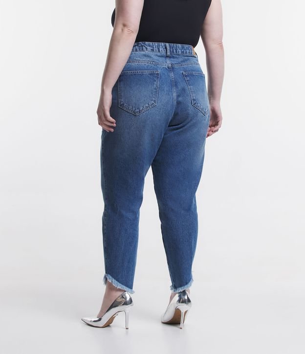 Calça Mom Jeans com Bolso Cargo e Barra Assimétrica a Fio Curve & Plus Size Azul 3