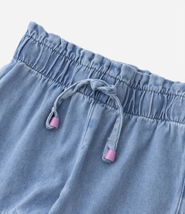 Short Jeans Infantil com Cintura Larga Elástica e Babadinho na Barra - Tam 1 a 5 anos Azul 4