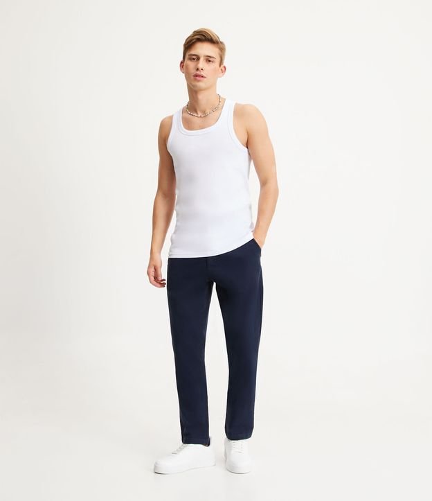Calça Skinny em Sarja com Bolsos