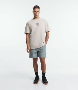 Bermuda de Passeio em Microfibra com Cós Elástico e Zíper no Bolso