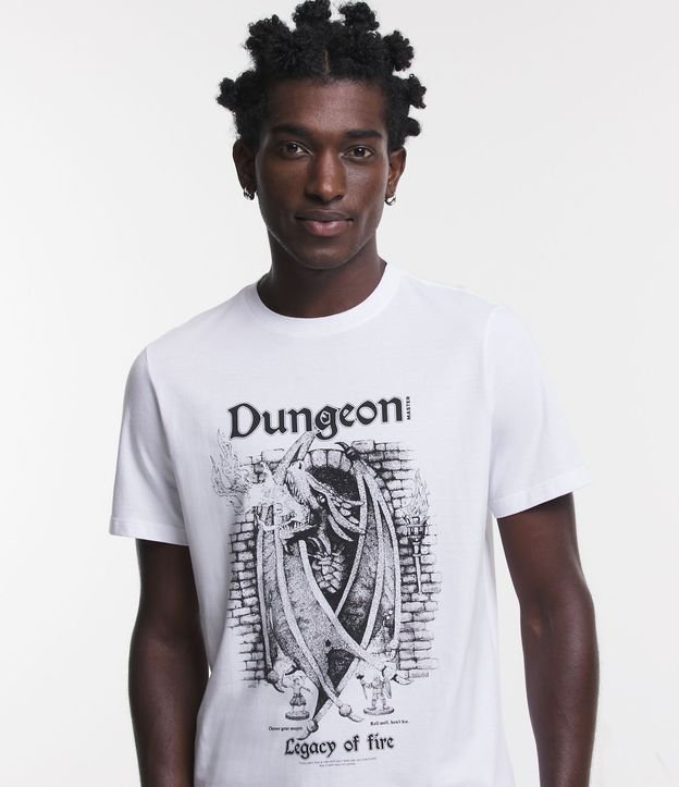 Camiseta Regular em Meia Malha com Estampa de Dragão Dungeon Branco 4