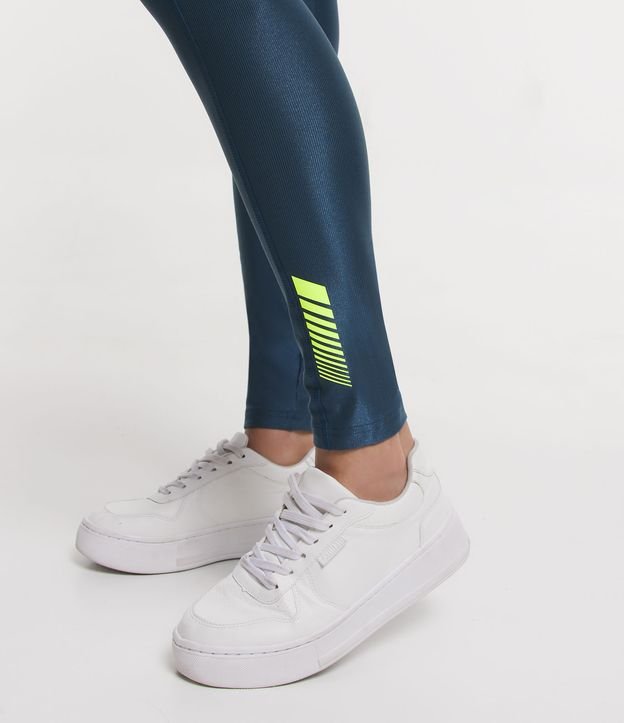 Calça Legging Esportiva em Poliamida com Bolso Lateral em Tule Azul 5