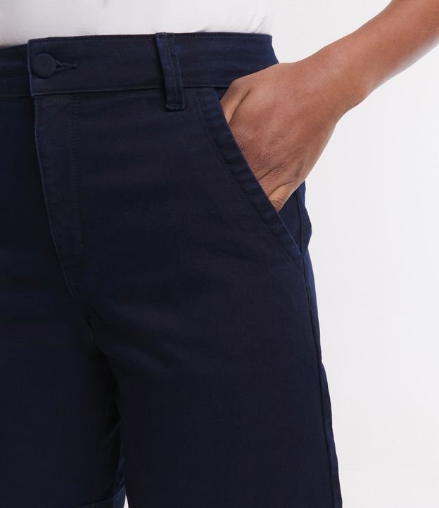 Bermuda Jeans Cintura Alta com Barra Dobrada Azul Escuro 4