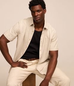 Camisa Regular em Viscolinho com Textura e Estampa Listrada