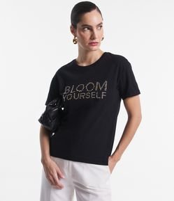 Blusa Manga Curta em Meia Malha com Bloom Yourself em Paetês