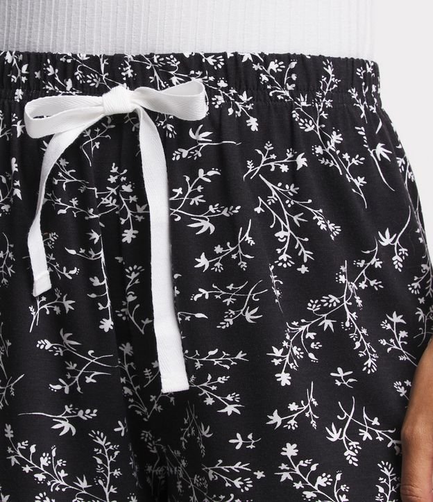 Pijama Curto em Viscolycra com estampa Raminhos Florais Branco/ Preto 4