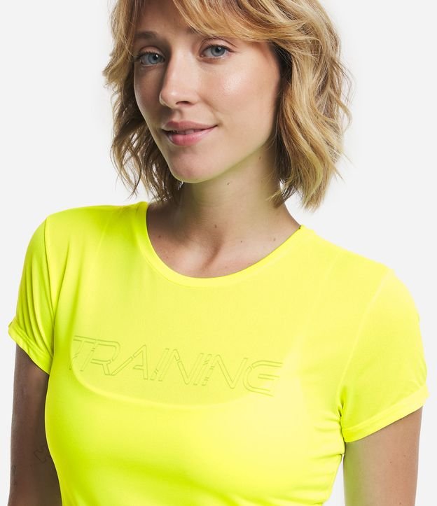 Camiseta Esportiva em Crepe com Estampa Lettering Training Amarelo 4