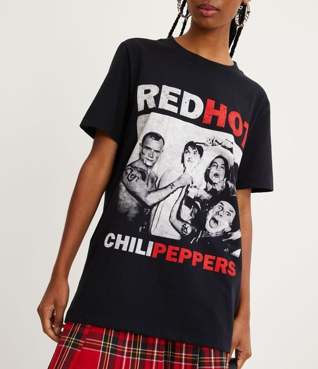 Camiseta Manga Curta em Meia Malha com Estampa Red Hot Chilli Peppers Preto 4