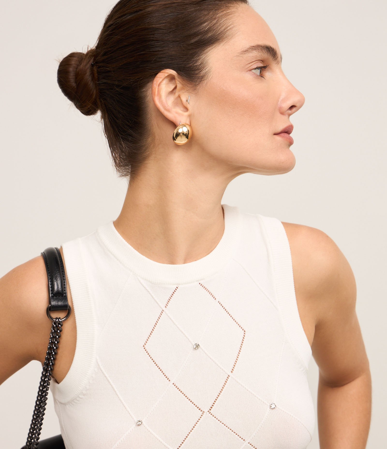 Blusa em Viscose com Texturas e Aplicação de Strass Branco 4