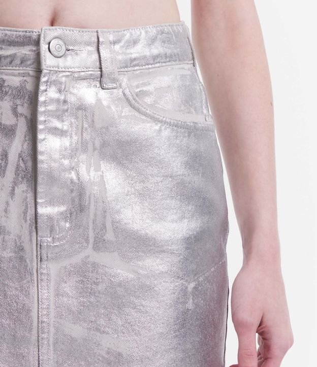 Saia Curta em Jeans Foil com Barra Desfeita Prata 4