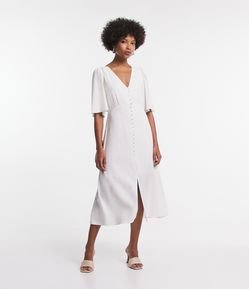 Vestido Midi Manga Evasê em Linho com Botões Forrados